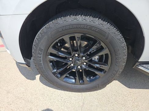 Used 2023 Ford Expedition XLT RWD image 28