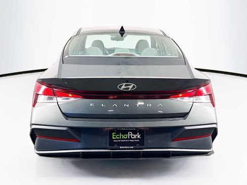 Used 2024 Hyundai Elantra SEL FWD image 7