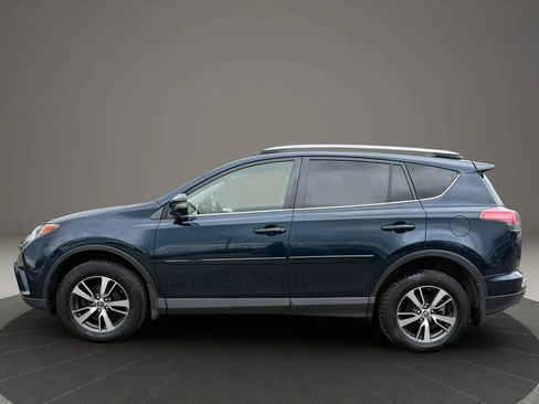 Used 2018 Toyota RAV4 XLE w/ Plus Extra Value Package AWD/4WD image 8
