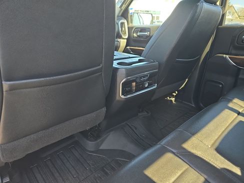Used 2021 GMC Sierra 1500 SLT w/ SLT Premium Package AWD/4WD image 18