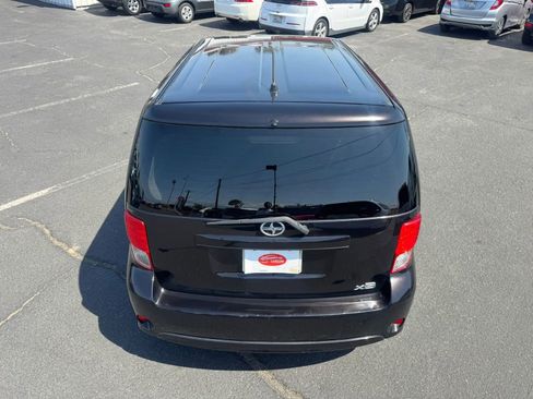 Used 2014 Scion xB FWD image 8