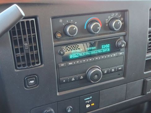 Used 2022 GMC Savana 2500 w/ Driver Convenience Package image 10