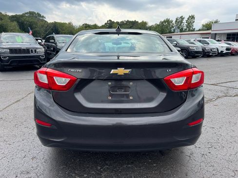 Used 2016 Chevrolet Cruze LT w/ Convenience Package FWD image 4