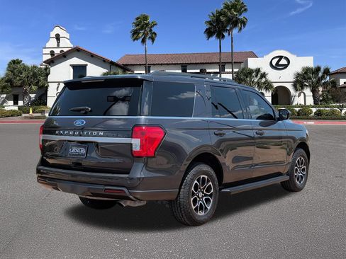 Used 2022 Ford Expedition XLT AWD/4WD image 2