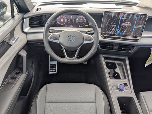 New 2026 Volkswagen Tiguan SE R-Line image 29