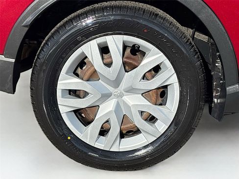 Used 2019 Toyota C-HR LE image 30