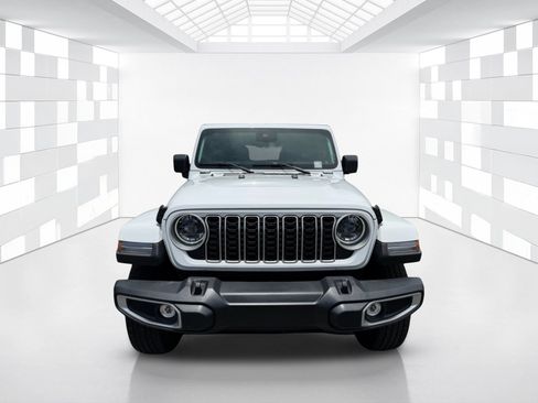 Used 2025 Jeep Wrangler Sahara AWD/4WD image 2