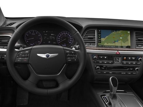 Used 2016 Hyundai Genesis 3.8 RWD image 9