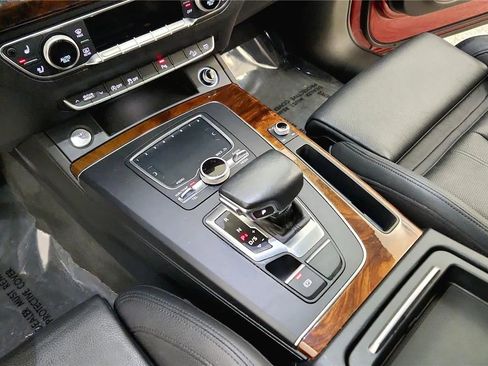 Used 2018 Audi Q5 2.0T Premium Plus w/ Premium Plus Package image 29