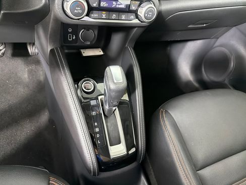 Used 2018 Nissan Kicks SR w/ Premium Package FWD image 17