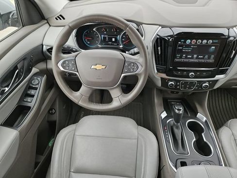 Used 2018 Chevrolet Traverse Premier w/ Driver Confidence II Package FWD image 28