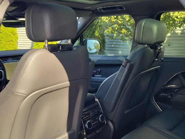 Used 2023 Land Rover Range Rover Sport SE AWD/4WD image 11