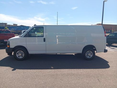 Used 2024 Chevrolet Express 3500 Extended w/ Driver Convenience Package RWD image 2