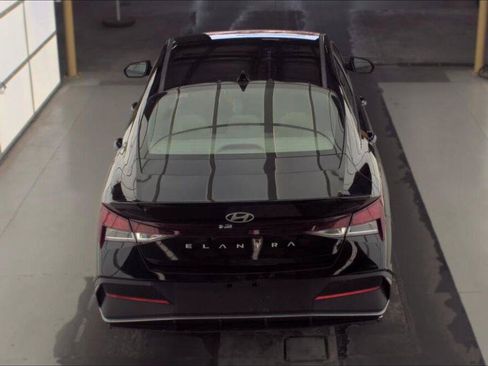Used 2026 Hyundai Elantra Sport FWD image 10
