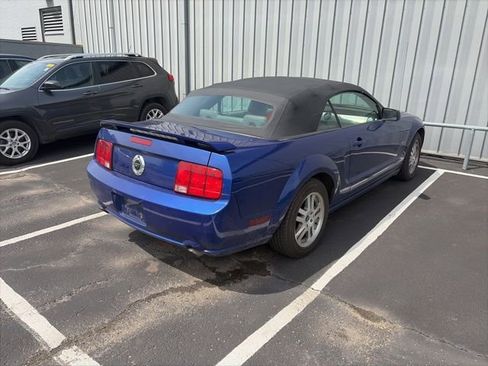Used 2005 Ford Mustang GT Premium image 3