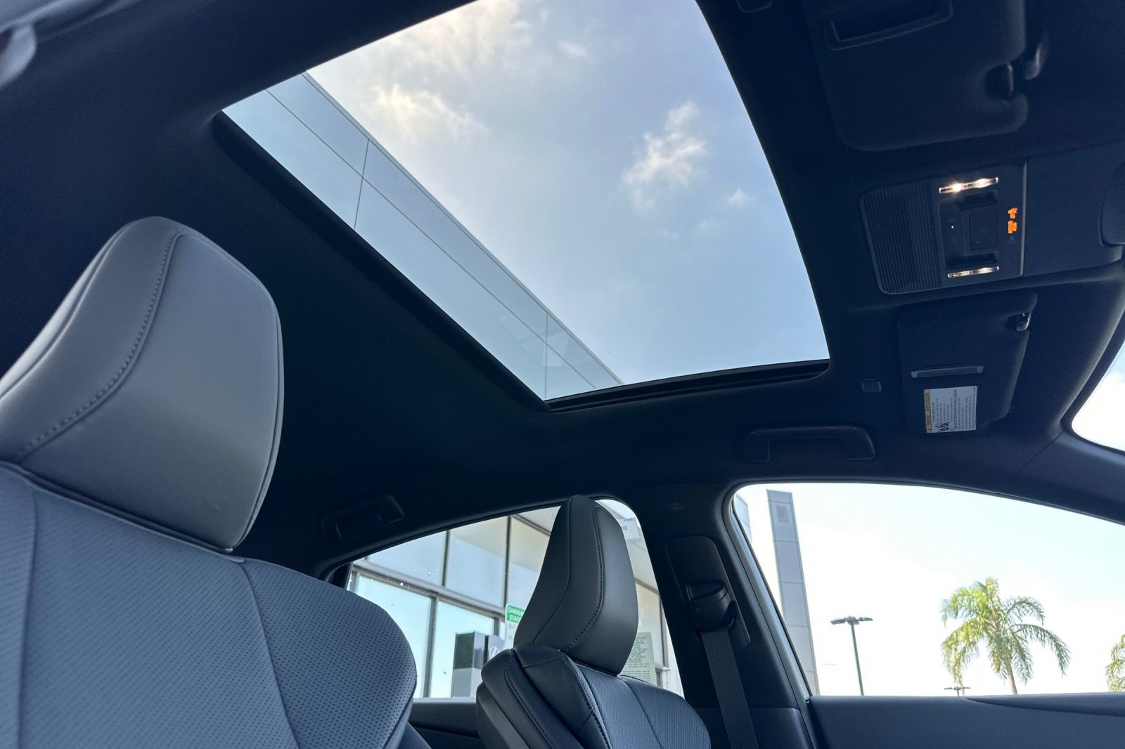 New 2026 Lexus ES 350e w/ Convenience Package FWD image 21