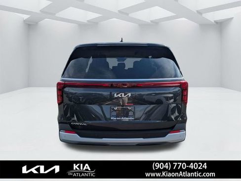 New 2026 Kia Carnival FWD image 4