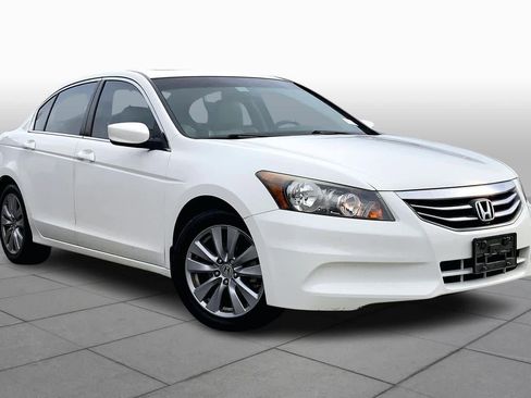Used 2011 Honda Accord EX-L image 2