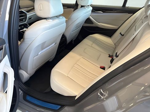 Used 2021 BMW 540i w/ Premium Package RWD image 6