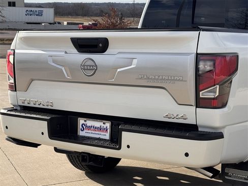 Used 2024 Nissan Titan Platinum Reserve w/ Moonroof Package image 5