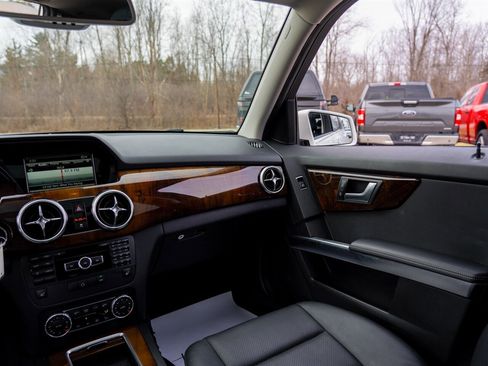 Used 2015 Mercedes-Benz GLK 350 4MATIC image 25