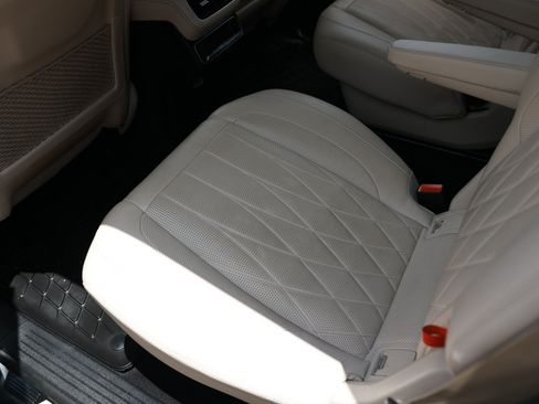 Used 2021 Mercedes-Benz GLS 63 AMG 4MATIC image 14
