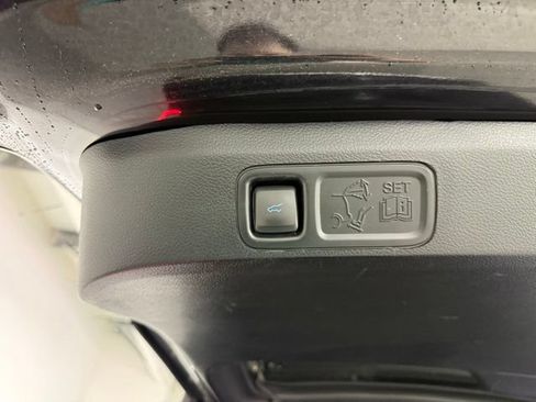 Used 2021 Ford Expedition Limited AWD/4WD image 9
