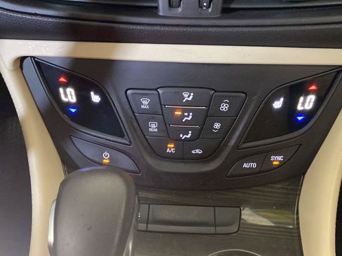 Used 2020 Buick Envision Preferred FWD image 16