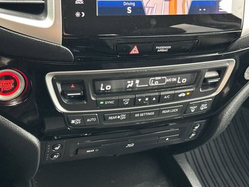 Used 2017 Honda Pilot Elite image 22