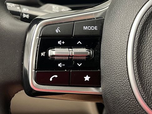 Used 2025 Kia Carnival LXS image 56