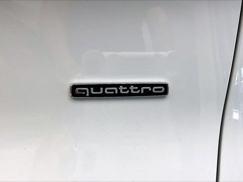 Used 2025 Audi Q5 Premium Plus w/ Premium Plus AWD/4WD image 10
