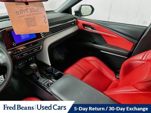 Used 2025 Toyota Camry SE AWD/4WD image 27