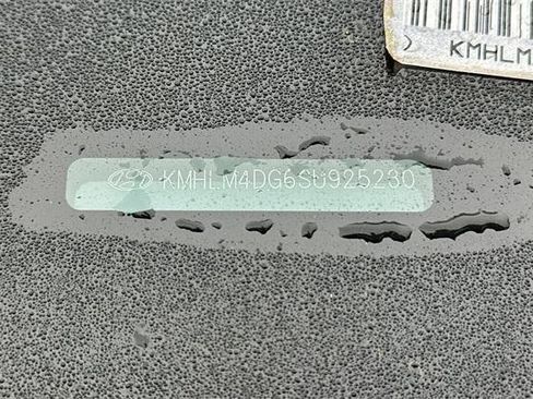 Used 2025 Hyundai Elantra Sport image 3