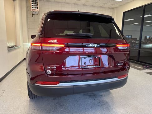 New 2026 Jeep Grand Cherokee Limited AWD/4WD image 17