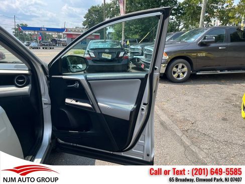 Used 2015 Toyota RAV4 Limited AWD/4WD image 38