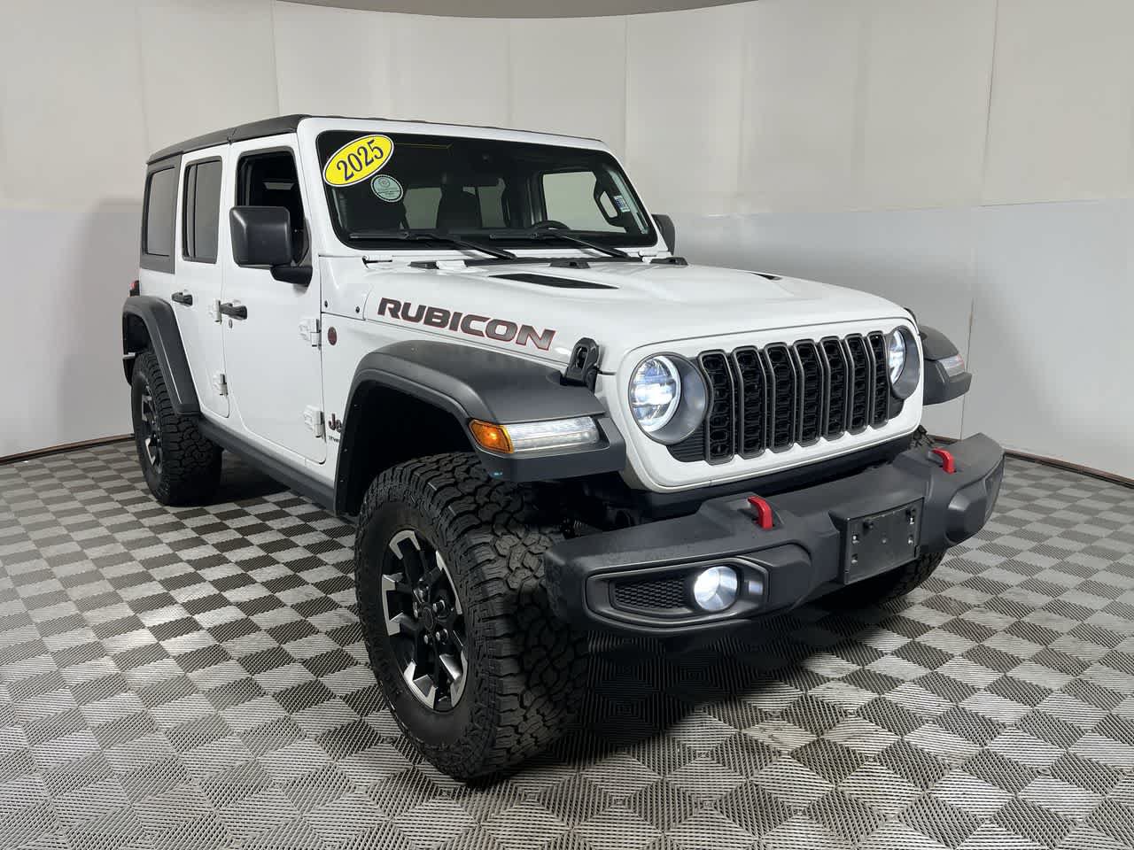 Used 2025 Jeep Wrangler Unlimited Rubicon AWD/4WD image 2
