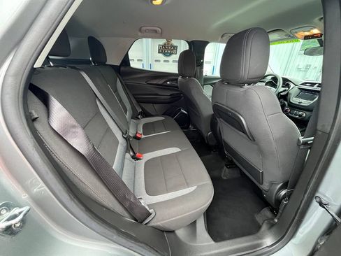 Used 2023 Chevrolet TrailBlazer LT AWD/4WD image 16