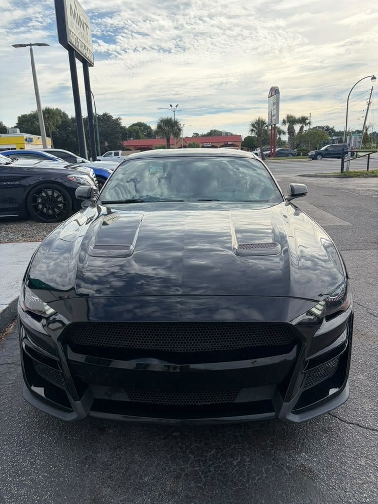 Used 2018 Ford Mustang GT Premium w/ Black Accent Package RWD image 5