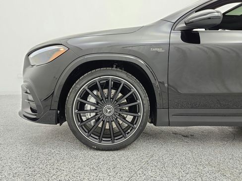 New 2026 Mercedes-Benz GLA 35 AMG 4MATIC image 12