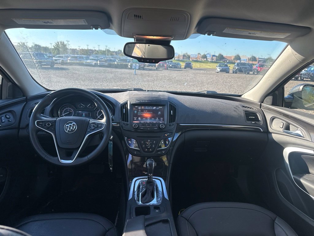 Used 2017 Buick Regal Sport Touring FWD image 18