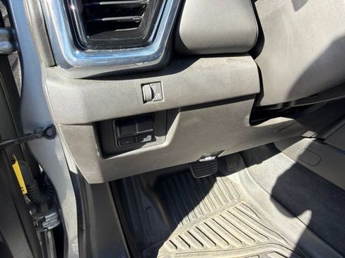 Used 2023 GMC Canyon Elevation w/ Convenience Package RWD image 6