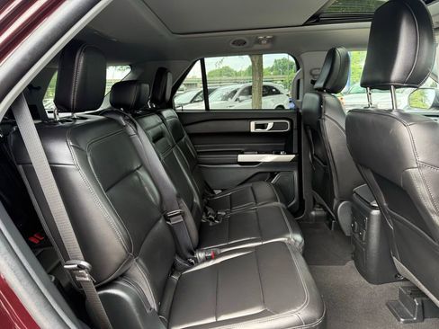 Used 2023 Ford Explorer XLT w/ Equipment Group 202A AWD/4WD image 27