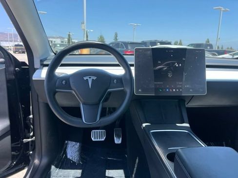 Used 2023 Tesla Model Y Long Range AWD/4WD image 11