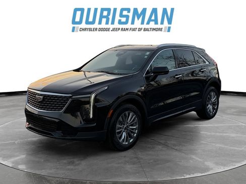Used 2024 Cadillac XT4 Premium Luxury image 2