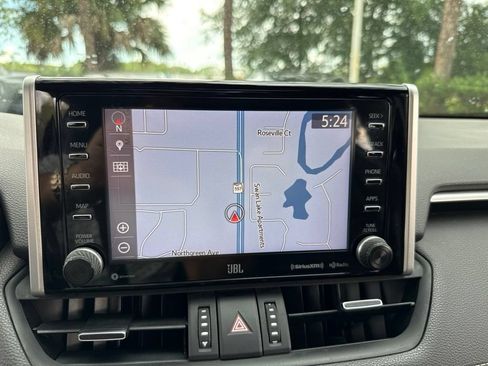 Used 2019 Toyota RAV4 Limited w/ Advanced Technology Package FWD image 38