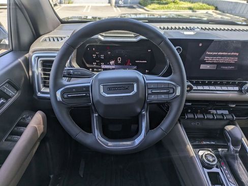 New 2026 GMC Canyon Denali w/ LPO, Denali Black Edition AWD/4WD image 18