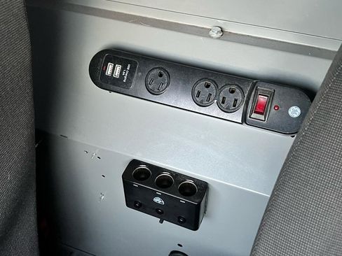 Used 2018 Ford Transit Connect XL FWD image 13
