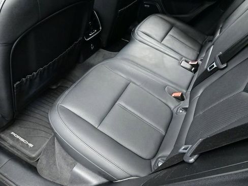 Certified 2020 Porsche Macan image 15