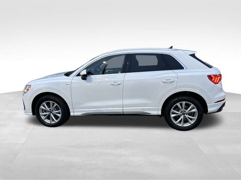 Used 2025 Audi Q3 2.0T Premium image 2