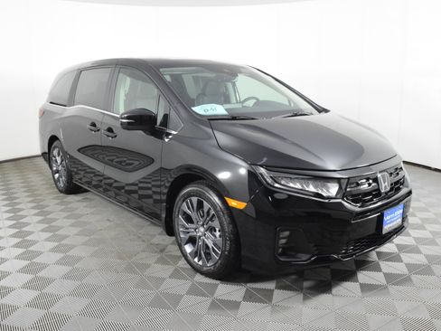 New 2026 Honda Odyssey Touring image 4